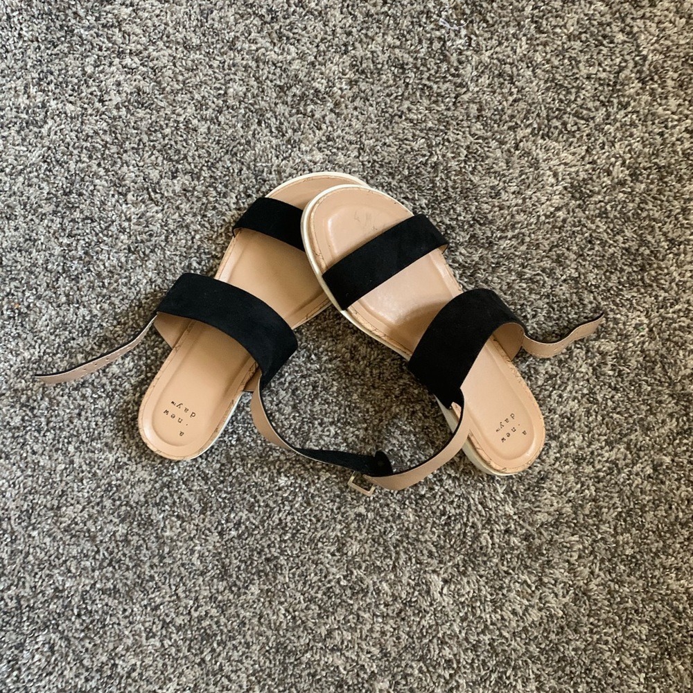 Sandles